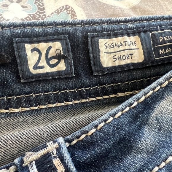 Miss Me Shorts - Picture 3 of 3